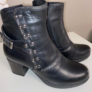 Ankle boots